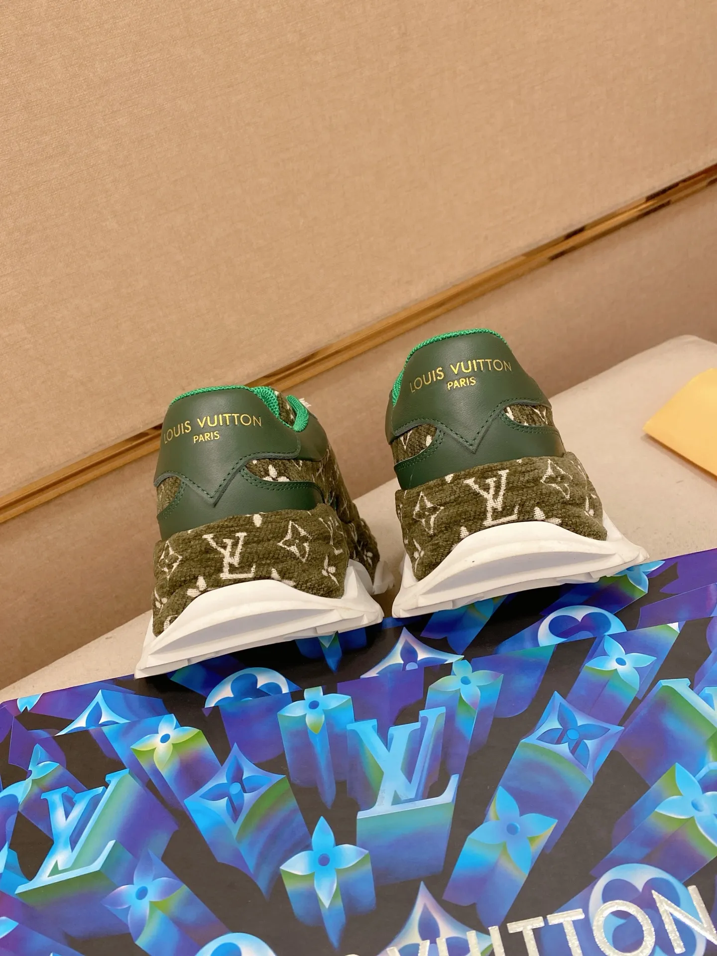 Factory price 600💰 Louis Vuitton (Louis Vuitton/lv) official website 1:1 copy 👊🏻Upper 🇮🇹Imported cowhide🇩🇪Lining imported breathable mesh lining. The original outsole is molded to reflect the identity of every man, and the upper foot is elegant and stable🚶🏻🚶🏻The high-end custom counter original replica📯The shoe last remains unchanged regardless of wind and rain, and can withstand the verification of time🔍️,🔵 Size: 39-45. Can be customized 38-46 non-refundable and non-exchangeable!